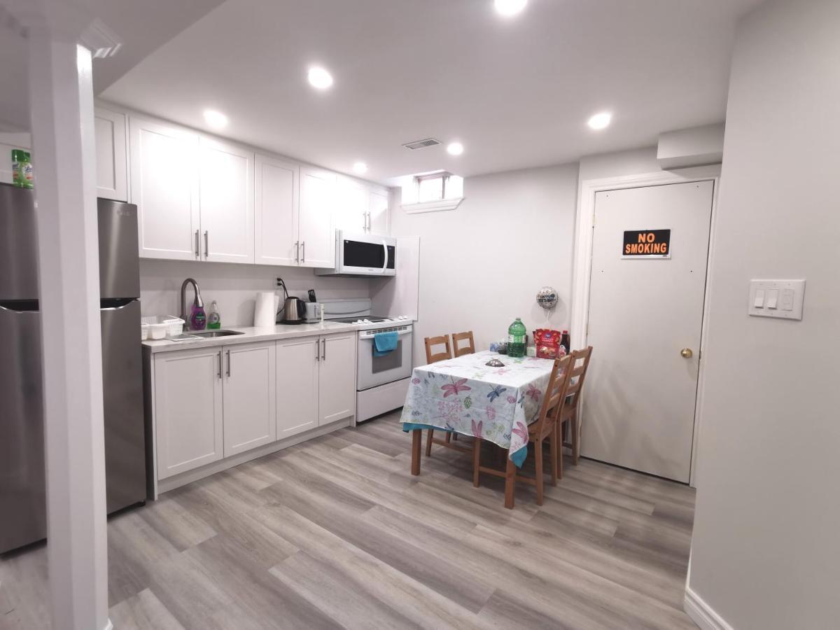 Perfect Location Comfort Private House Lower Level 2 Bedroom Unit Mississauga Exterior photo
