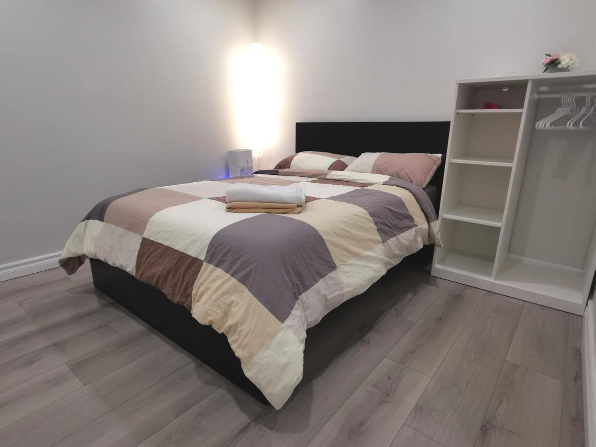 Perfect Location Comfort Private House Lower Level 2 Bedroom Unit Mississauga Exterior photo