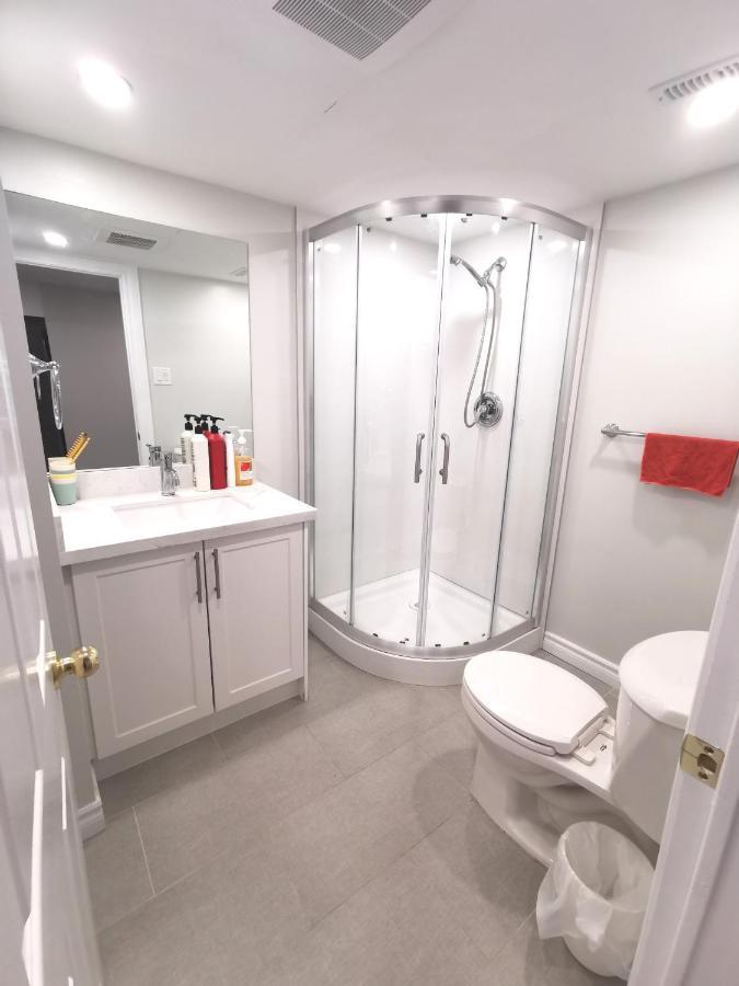 Perfect Location Comfort Private House Lower Level 2 Bedroom Unit Mississauga Exterior photo